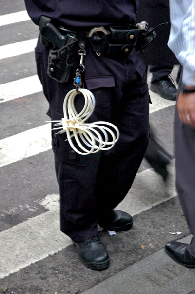 OWS_NYPD_torture_cuffs.jpg