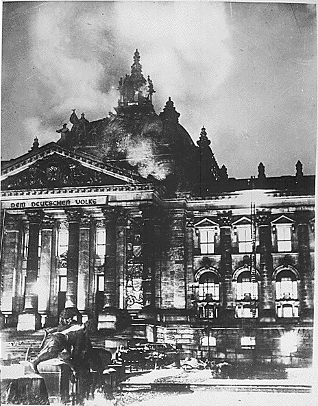 Reichstagsbrand.jpg